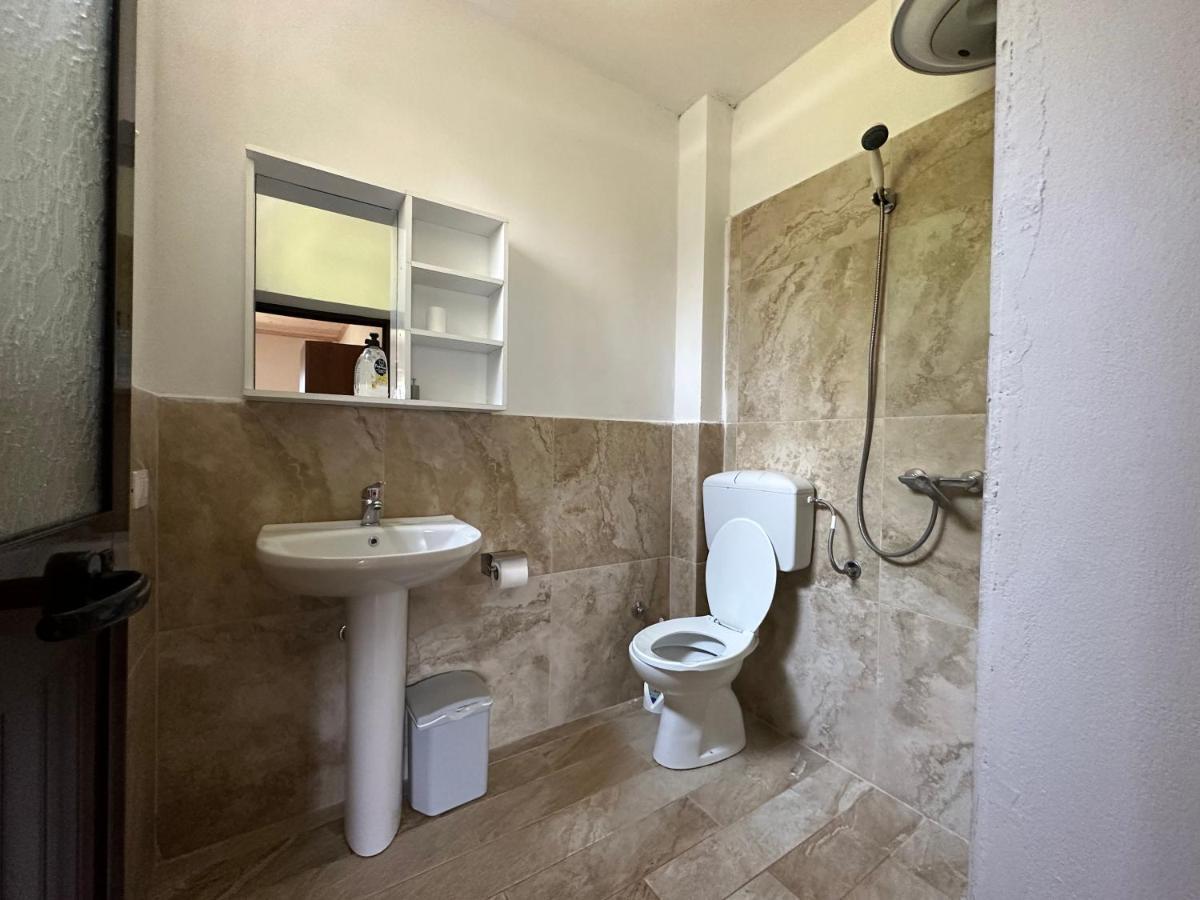 Guesthouse Freskia テス エクステリア 写真